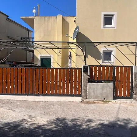 Apartman Lucia *